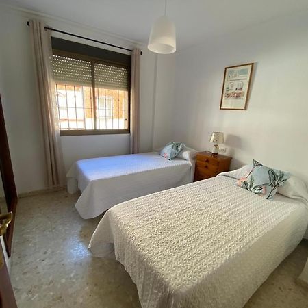 הואלבה Apartamento Familiar En Barrio Reina Victoria מראה חיצוני תמונה
